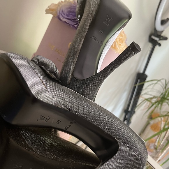 Limited Edition Peep Toe Heels Never Worn! Size 40. - Picture 9 of 11